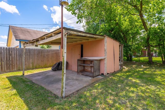 718 E Belmont Street, Pasadena, TX 77506
