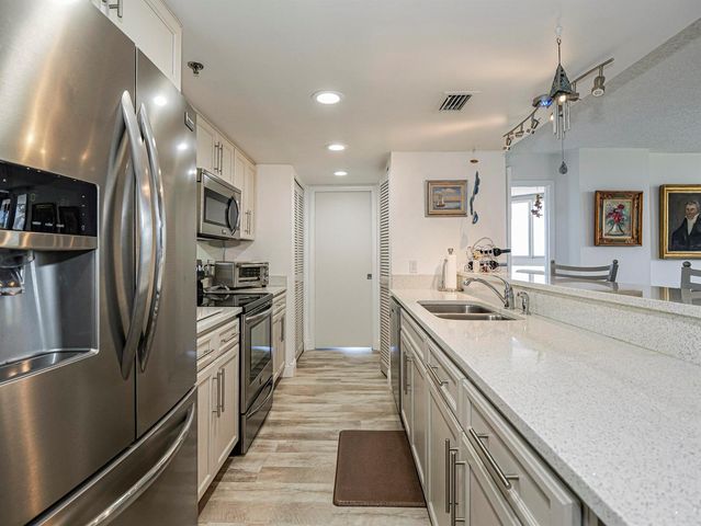 2700 N Highway A1a 305, Fort Pierce, FL 34949