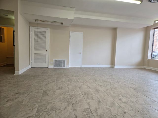 6023 W Addison Street, Chicago, IL 60634