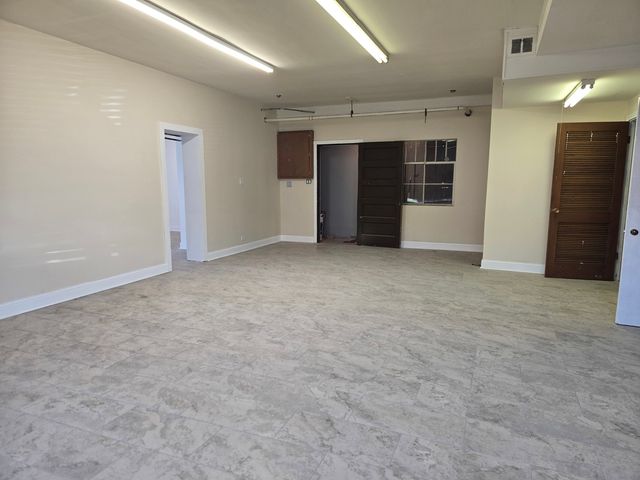 6023 W Addison Street, Chicago, IL 60634