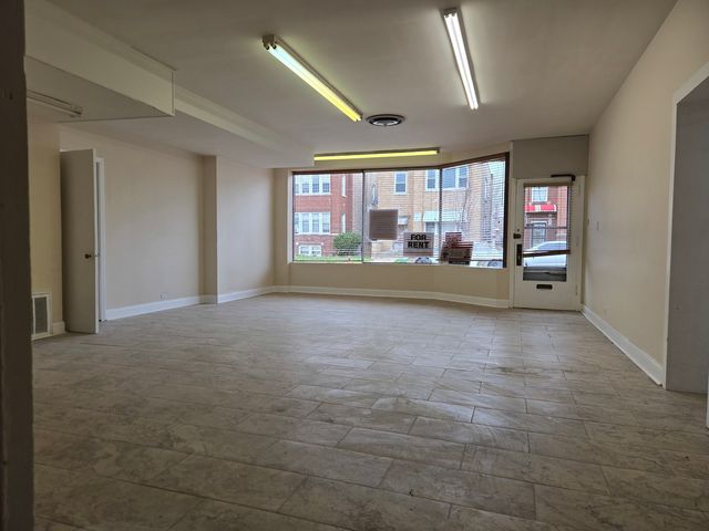 6023 W Addison Street, Chicago, IL 60634