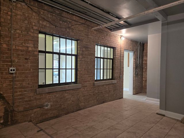 6023 W Addison Street, Chicago, IL 60634