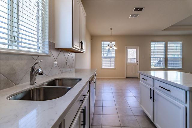 2078 Rosebury Lane, Forney, TX 75126