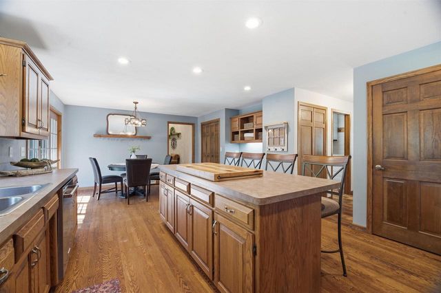 506 S COVENANT LANE, Appleton, WI 54915