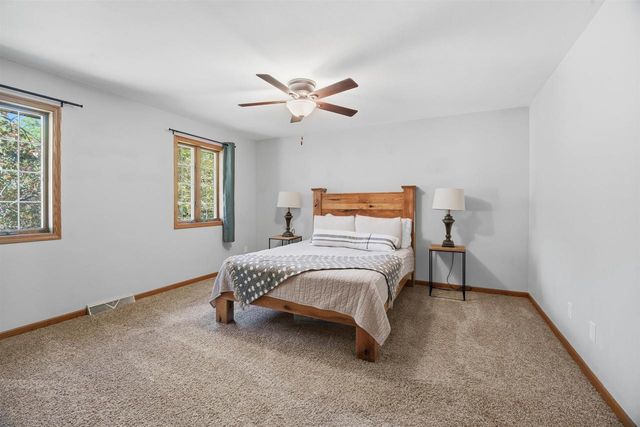 506 S COVENANT LANE, Appleton, WI 54915