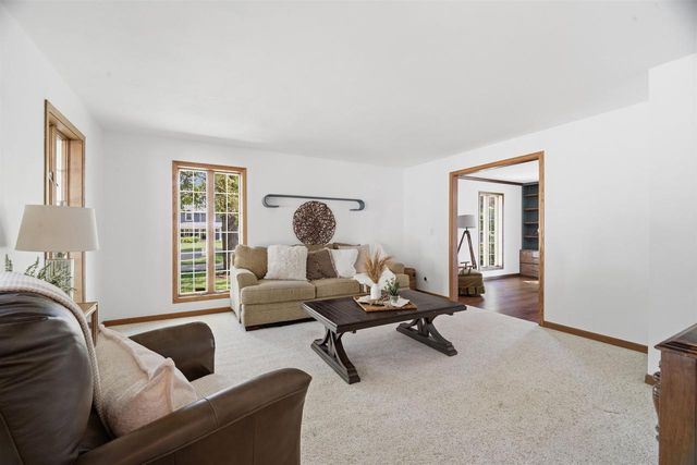 506 S COVENANT LANE, Appleton, WI 54915