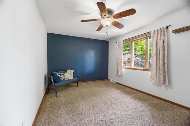 506 S COVENANT LANE, Appleton, WI 54915