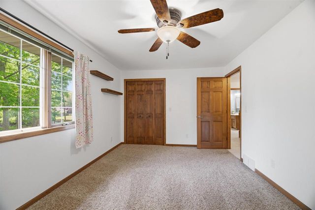 506 S COVENANT LANE, Appleton, WI 54915