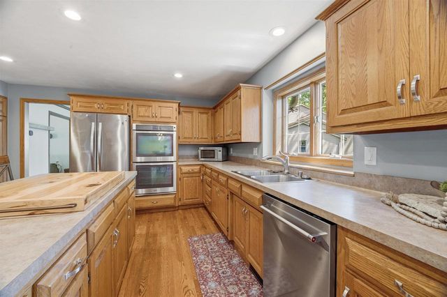 506 S COVENANT LANE, Appleton, WI 54915