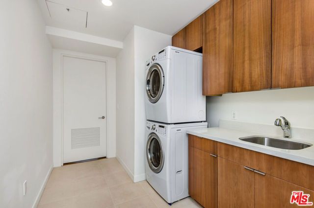 1 W Century Drive 24A & 24D, Los Angeles, CA 90067