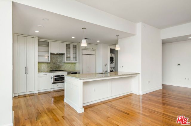 1 W Century Drive 24A & 24D, Los Angeles, CA 90067