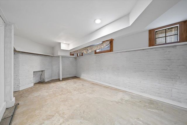 2052 CENTRAL AVE, Memphis, TN 38104