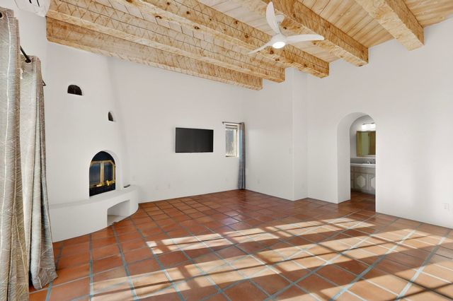 33 Moya Lp, Santa Fe, NM 87508