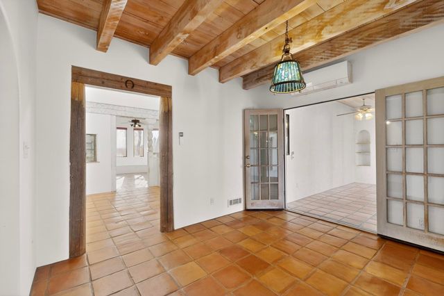 33 Moya Lp, Santa Fe, NM 87508