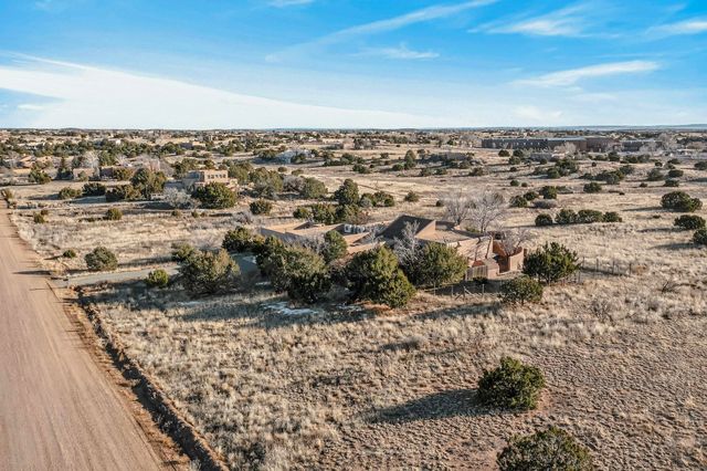 33 Moya Lp, Santa Fe, NM 87508