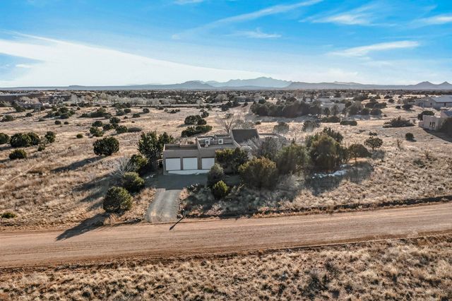 33 Moya Lp, Santa Fe, NM 87508