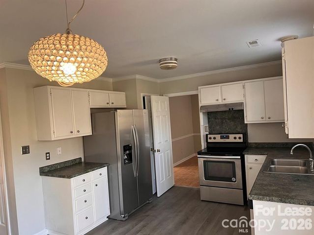 9608 Kayce Lane, Charlotte, NC 28213