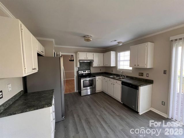 9608 Kayce Lane, Charlotte, NC 28213