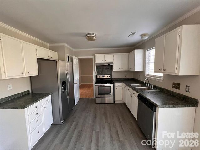 9608 Kayce Lane, Charlotte, NC 28213