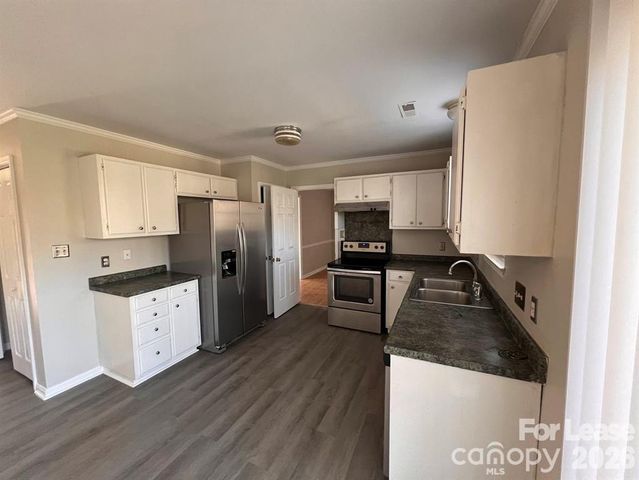 9608 Kayce Lane, Charlotte, NC 28213