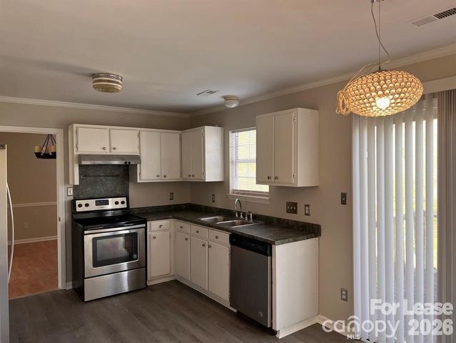 9608 Kayce Lane, Charlotte, NC 28213