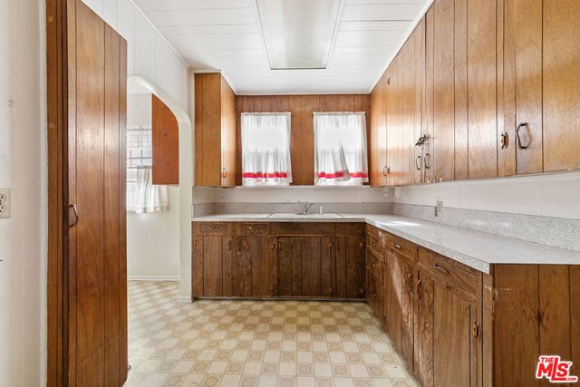 1738 Redcliff Street, Los Angeles, CA 90026