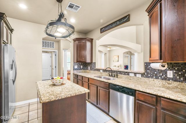 115 APACHE BRAVE Street, Santa Teresa, NM 88008