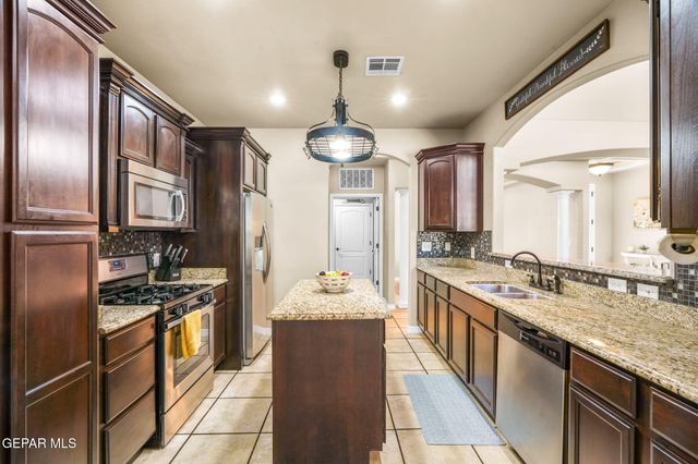 115 APACHE BRAVE Street, Santa Teresa, NM 88008