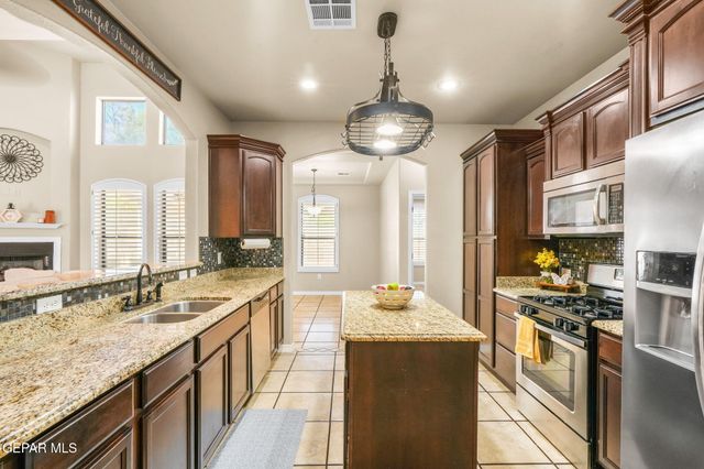 115 APACHE BRAVE Street, Santa Teresa, NM 88008