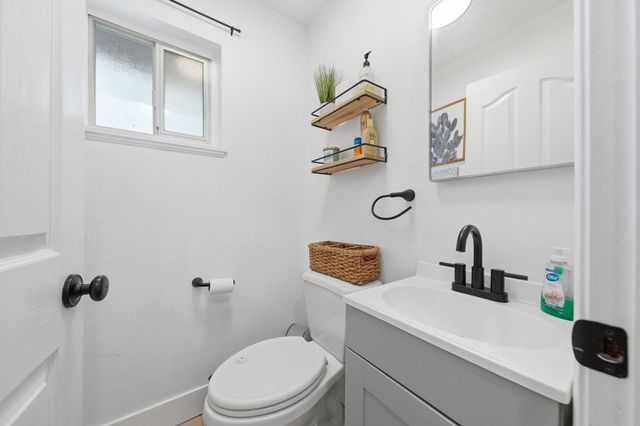 19970 Loafer Way, Redding, CA 96002