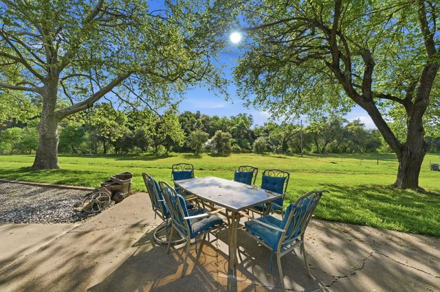 19970 Loafer Way, Redding, CA 96002