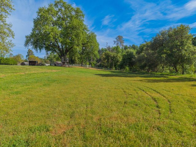 19970 Loafer Way, Redding, CA 96002