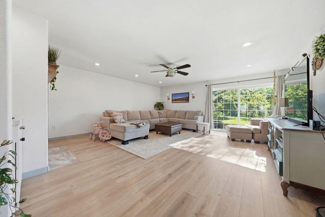 19970 Loafer Way, Redding, CA 96002