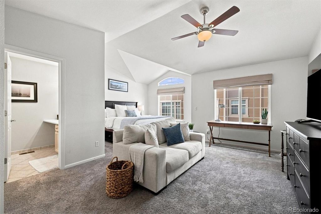 Image 18 of property listing at 5555 E Briarwood Avenue 1703, Centennial, CO 80122