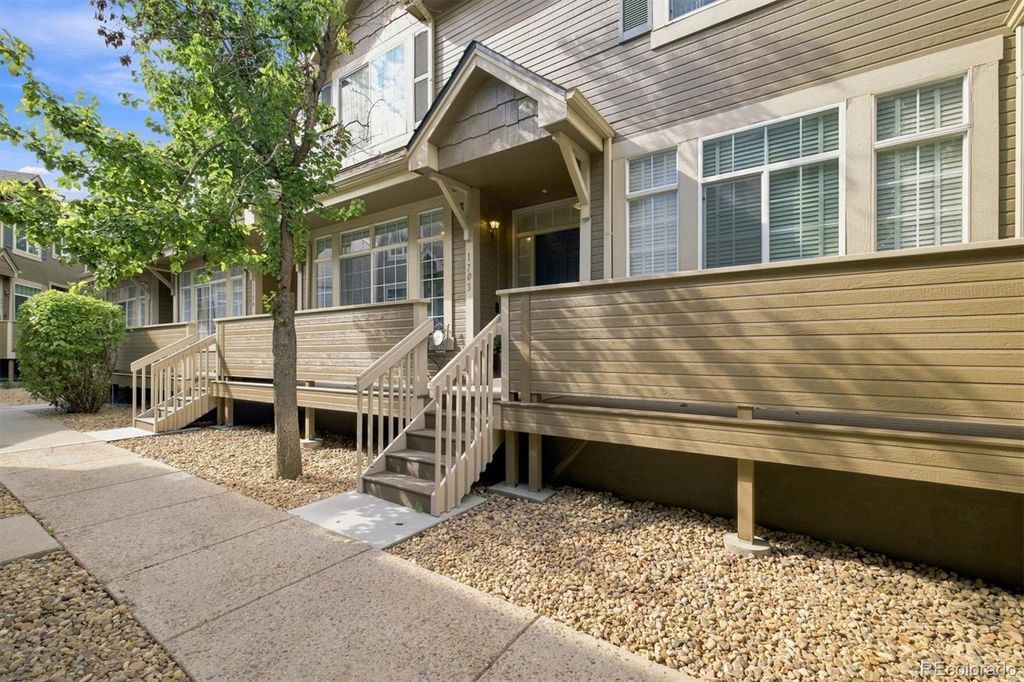 Image 4 of property listing at 5555 E Briarwood Avenue 1703, Centennial, CO 80122