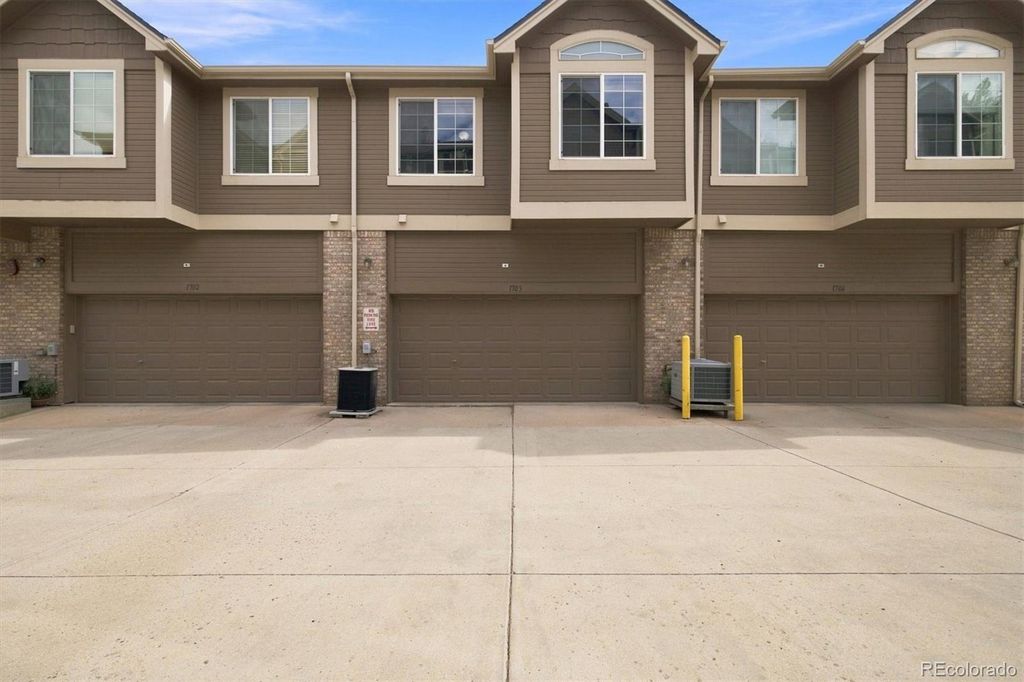 Image 38 of property listing at 5555 E Briarwood Avenue 1703, Centennial, CO 80122