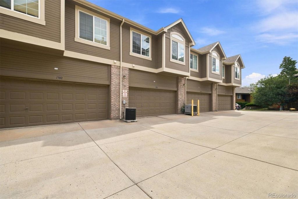 Image 39 of property listing at 5555 E Briarwood Avenue 1703, Centennial, CO 80122