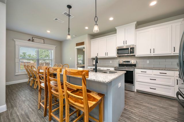 917 E 3rd Street, Springtown, TX 76082