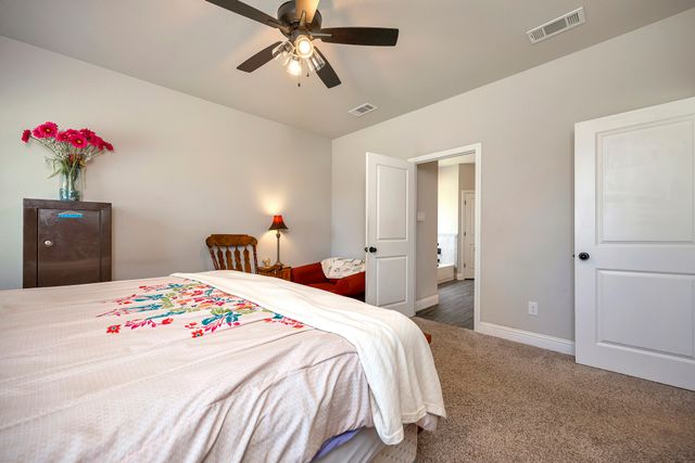 917 E 3rd Street, Springtown, TX 76082