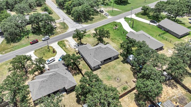 917 E 3rd Street, Springtown, TX 76082