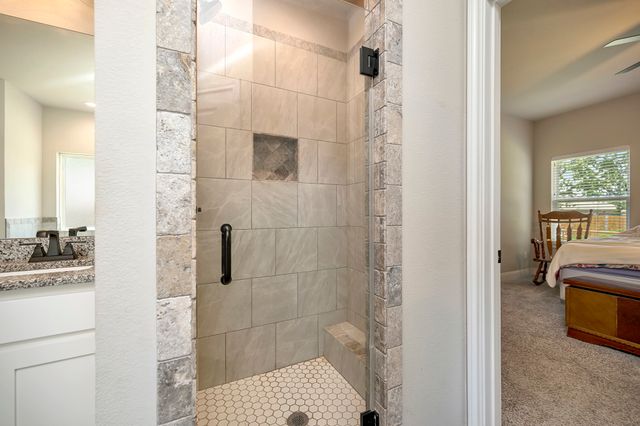 917 E 3rd Street, Springtown, TX 76082