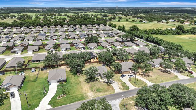 917 E 3rd Street, Springtown, TX 76082