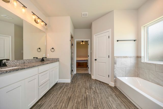 917 E 3rd Street, Springtown, TX 76082