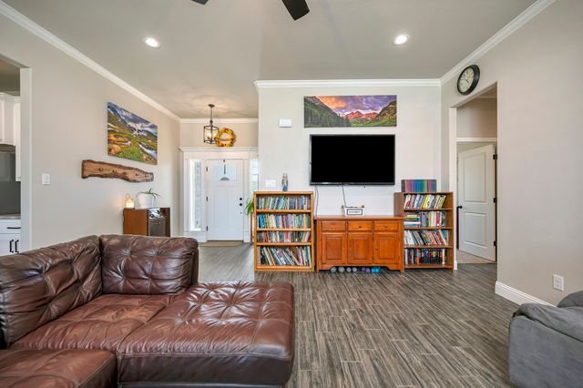 917 E 3rd Street, Springtown, TX 76082