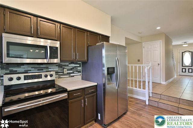 1862 Falcon Drive, Bethlehem City, PA 18017