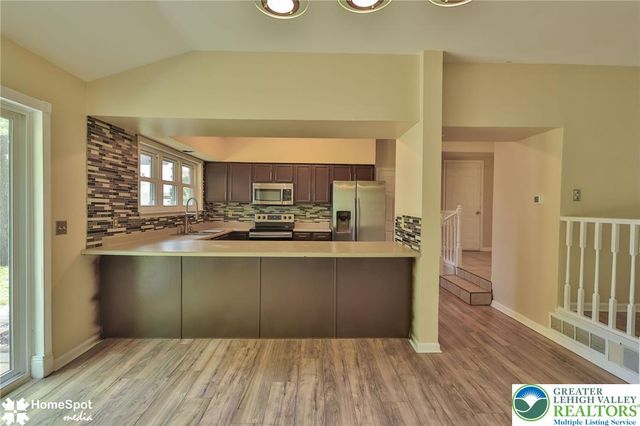 1862 Falcon Drive, Bethlehem City, PA 18017