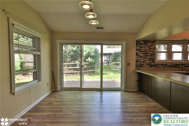 1862 Falcon Drive, Bethlehem City, PA 18017