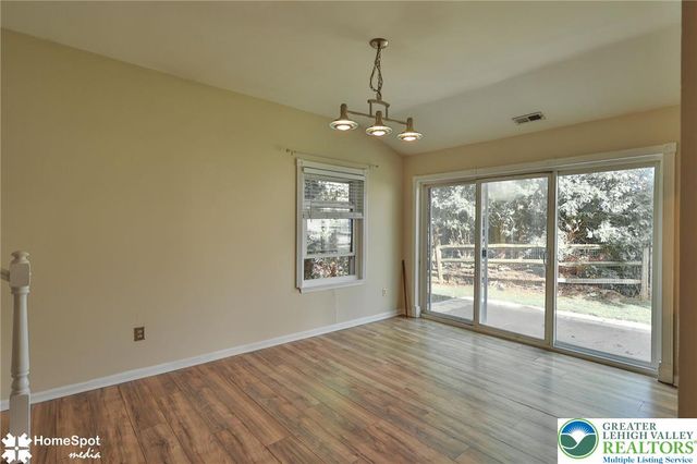 1862 Falcon Drive, Bethlehem City, PA 18017