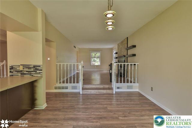 1862 Falcon Drive, Bethlehem City, PA 18017