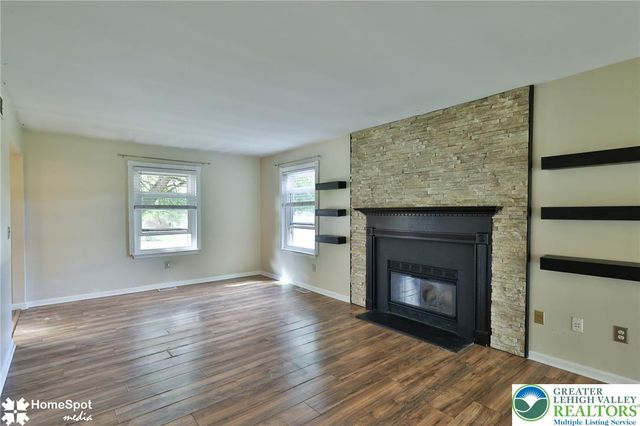 1862 Falcon Drive, Bethlehem City, PA 18017